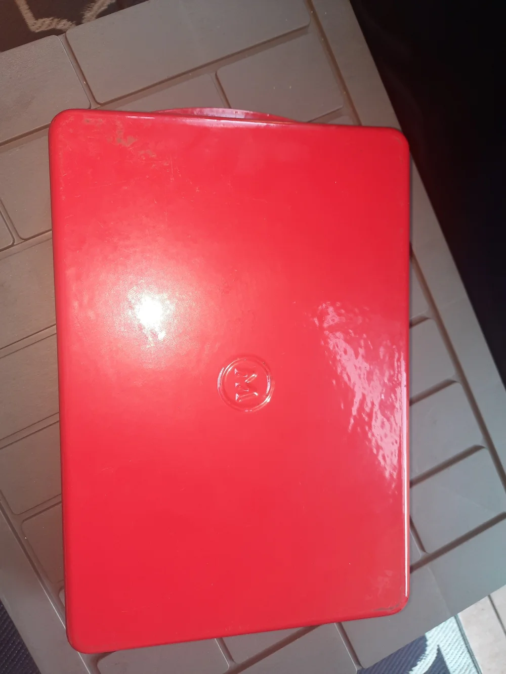 N/A glossy red